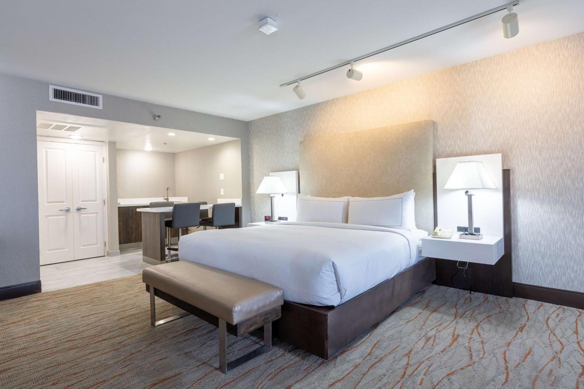 Doubletree By Hilton Dallas/Ричардсон Экстерьер фото